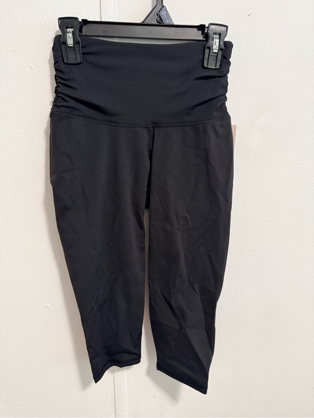 Avia Black Capri Leggings for women